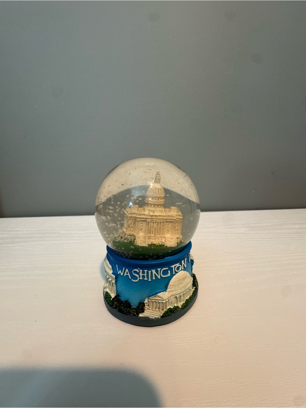 Washington Dome Snow Globe - Blue and Cream Collectible